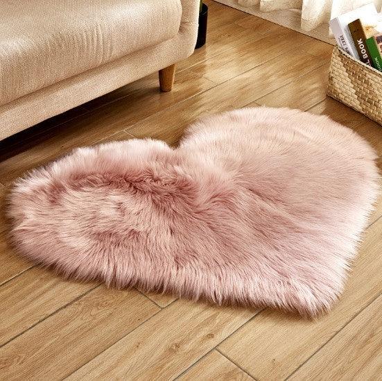 Heart-Shaped Plush Rugs: 3 Sizes for Soft Home Decor - Dreamy-Designs Store Online