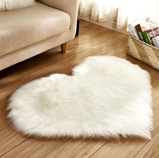 Heart-Shaped Plush Rugs: 3 Sizes for Soft Home Decor - Dreamy-Designs Store Online